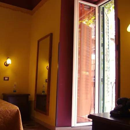 Palazzo Ajala B&B 2*